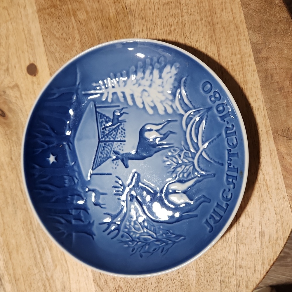 Vintage 1980 Royal Copenhagen Porcelain Jule After Collectible Plate